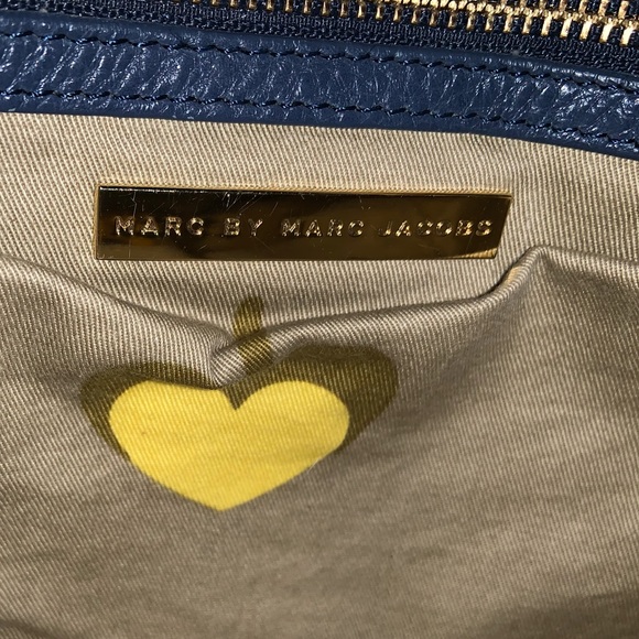 MARC BY MARC JACOBS canvas logo bag with side exterior pockets - Picture 6 of 7